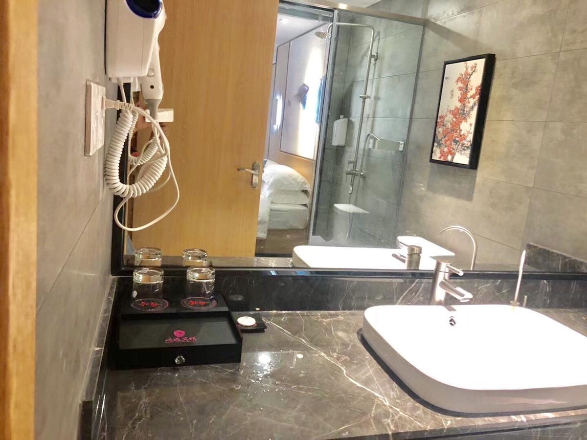 Guangzhou Hongcheng Hotel Екстериор снимка